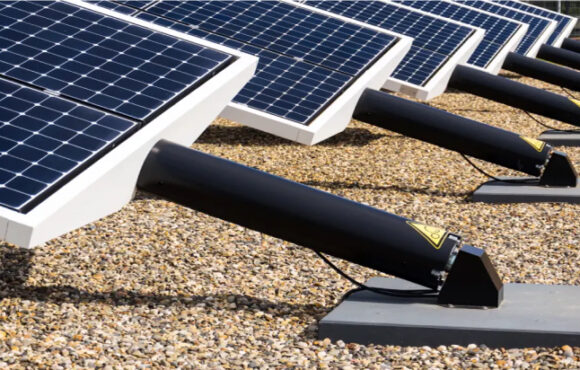 Zwiększanie wydajności energii słonecznej: Korzyści z obrotowych konstrukcji paneli fotowoltaicznych